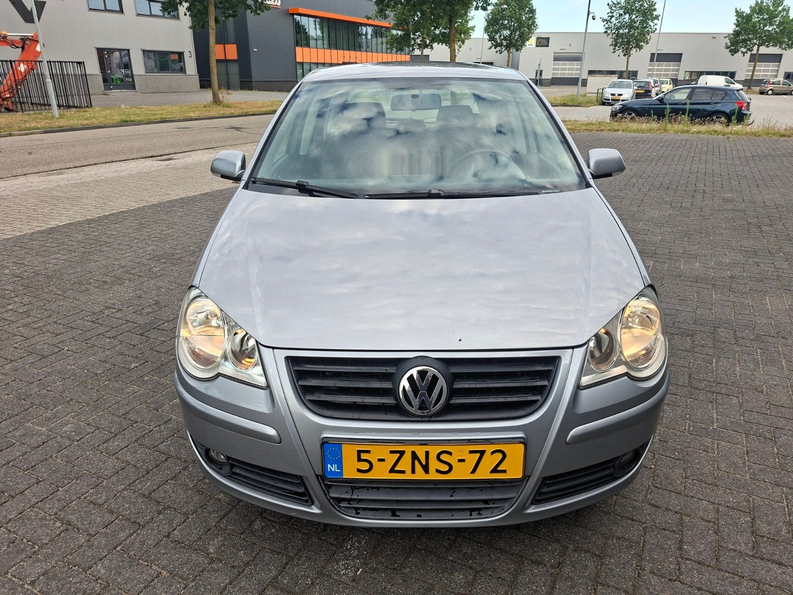 Volkswagen Polo 1.4 16V 59KW 2009 Grijs, Auto's, Volkswagen, Voorwielaandrijving, Stof, 40 €/maand, Handgeschakeld