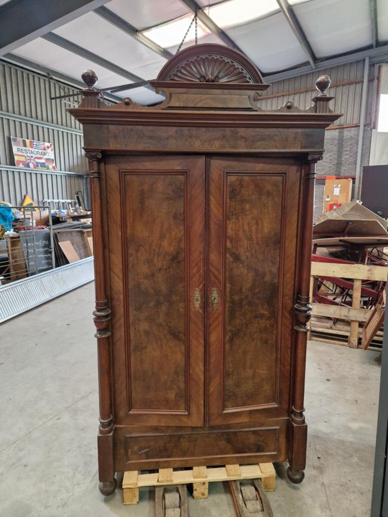 Prachtige Gründerzeit 1880 notenhouten kast, Ophalen