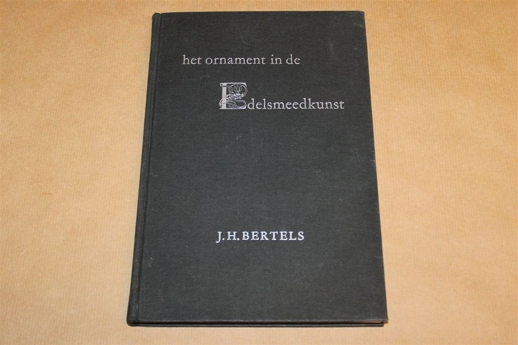 Ornament in de Edelsmeedkunst — Stijlleer voor Juweliers, Boeken, Ophalen of Verzenden, Gelezen