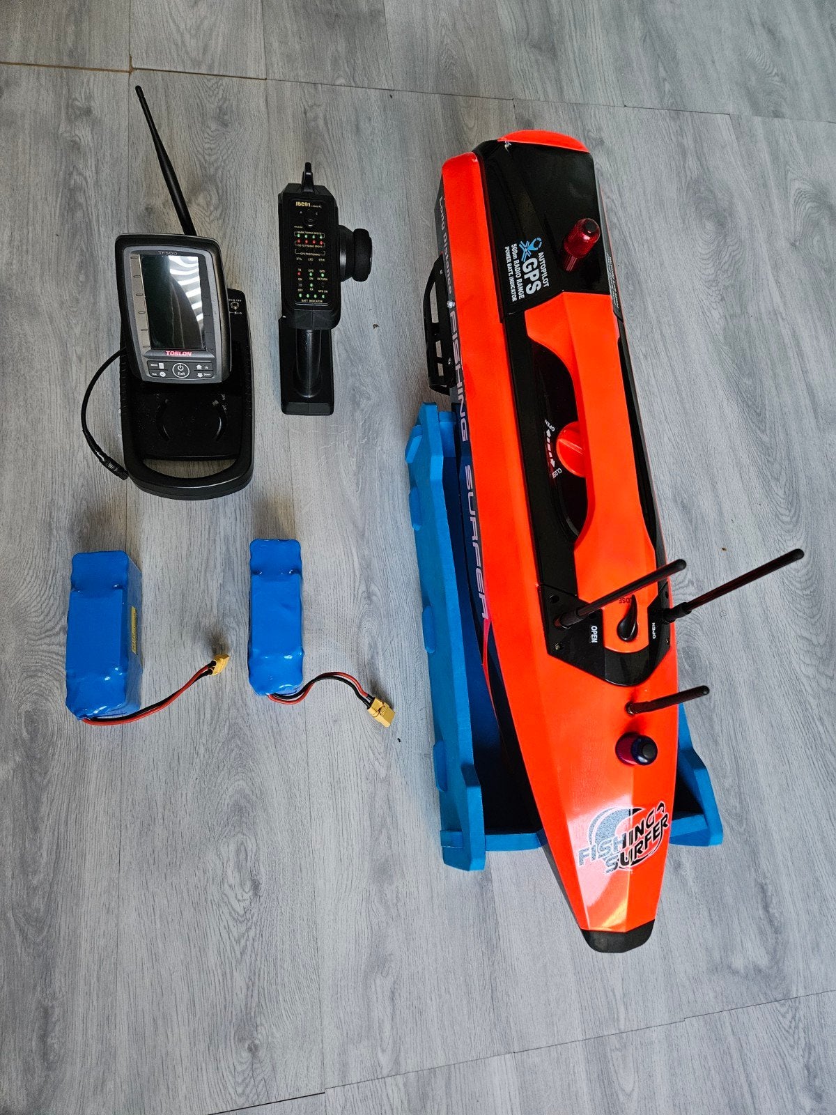 Voerboot met GPS. fishfinder en extra accu's..., Watersport en Boten, Ophalen of Verzenden