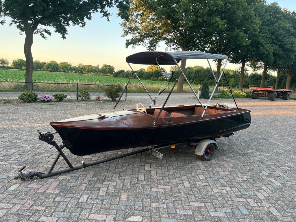 Polyester boot met houten afwerking, trailer en 9.9 Johnson, Ophalen, Gebruikt, Motor en Techniek