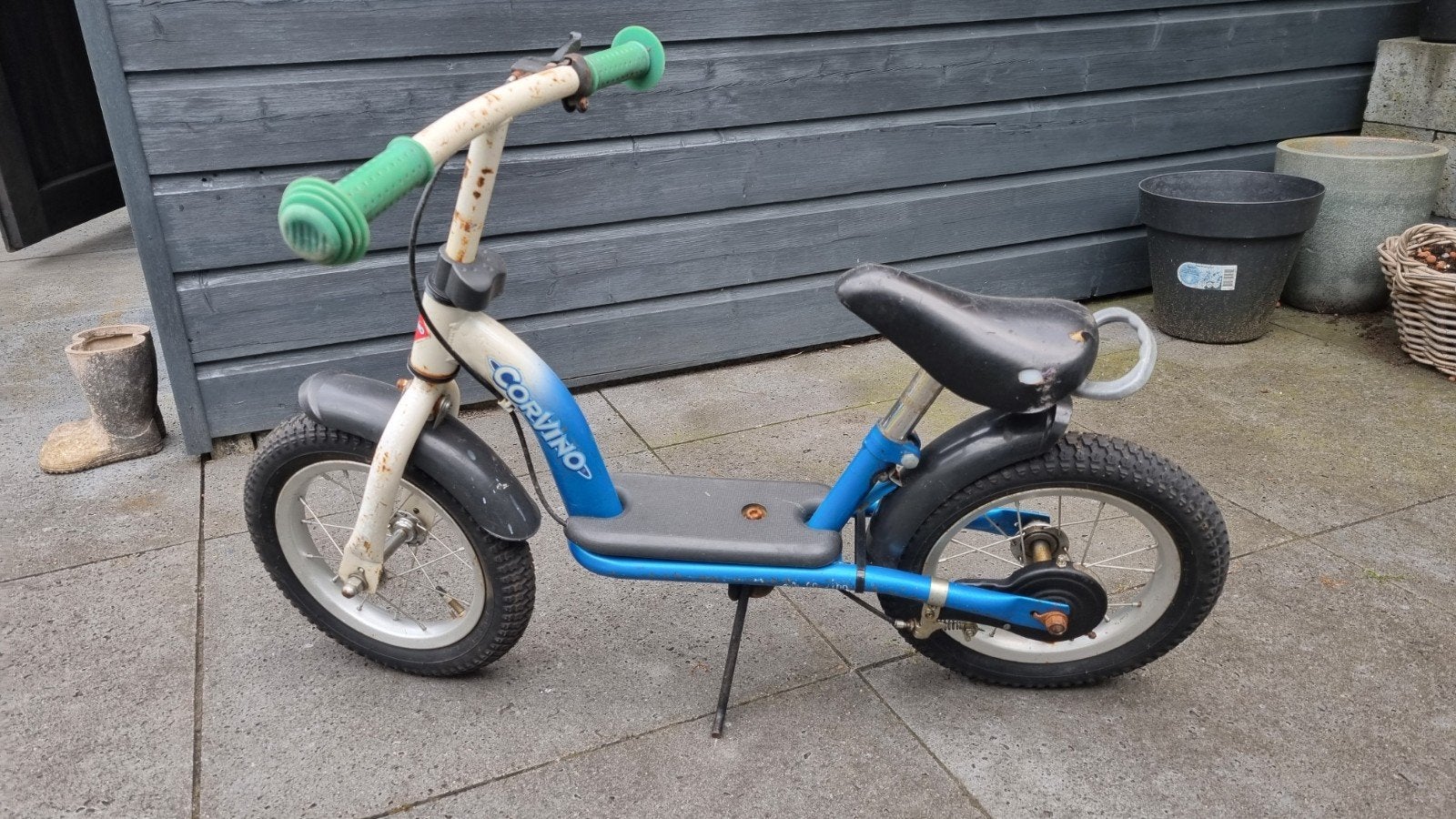Corvino loopfiets - Blauw/Wit, Fietsen en Brommers, Fietsen | Kinderfietsjes, Gebruikt, Minder dan 16 inch, Velgrem, Ophalen