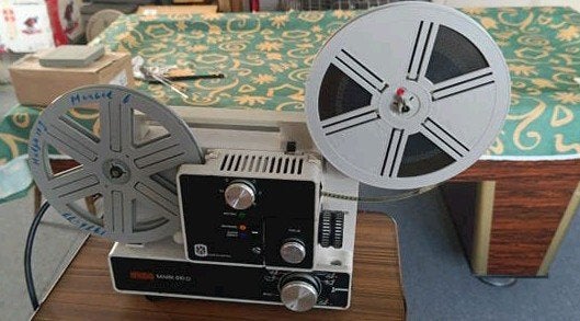 Eumig Mark 610 D Filmprojector - Vintage  incl scherm/tafel, Ophalen, 8mm film