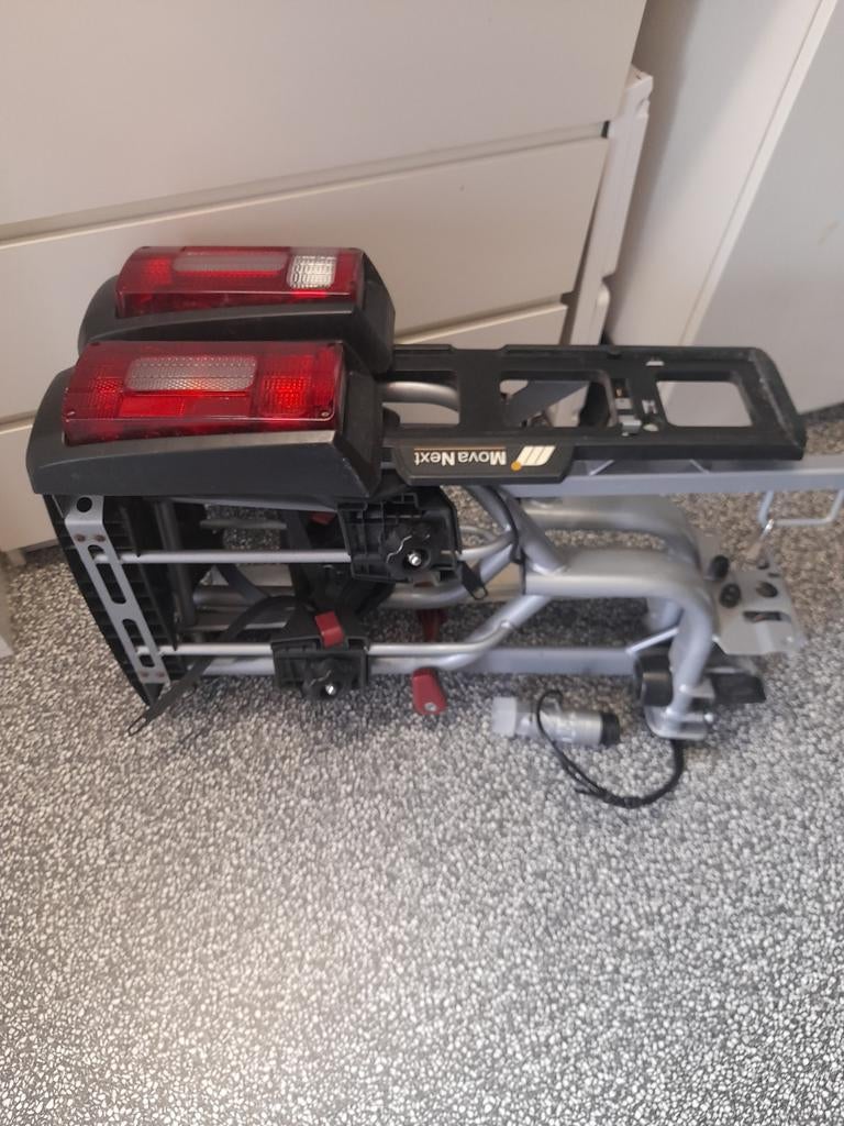 Opvouwbare fietsendrager voor 2 e-bikes met oprijgoot, Auto diversen, Fietsendragers, Ophalen, Gebruikt, 2 fietsen, Trekhaakdrager