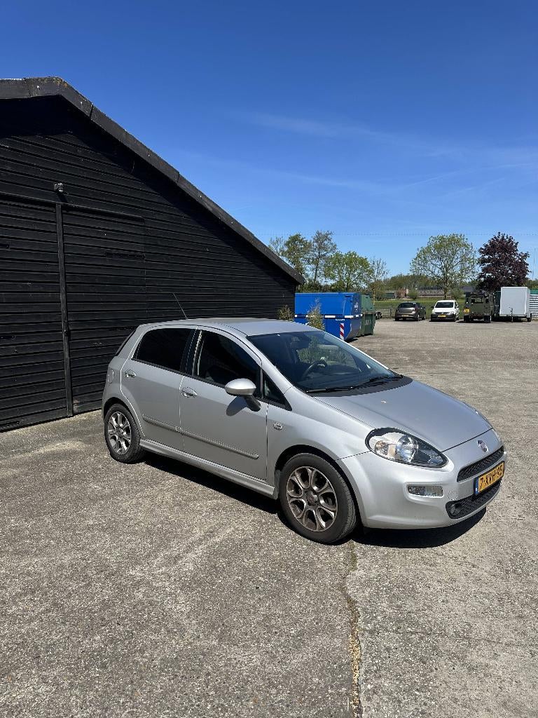 Fiat Punto 0.9 Twinair 74KW 5DR 2014 Grijs TE KOOP, Voorwielaandrijving, Stof, 100 pk, 49 €/maand