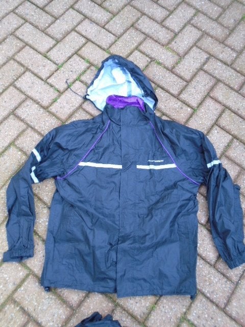 REGENPAK MET CAPUCHON MAAT L REGEN PAK REGENJAS BROEK, Ophalen of Verzenden, Zo goed als nieuw, Regenpak, Heren