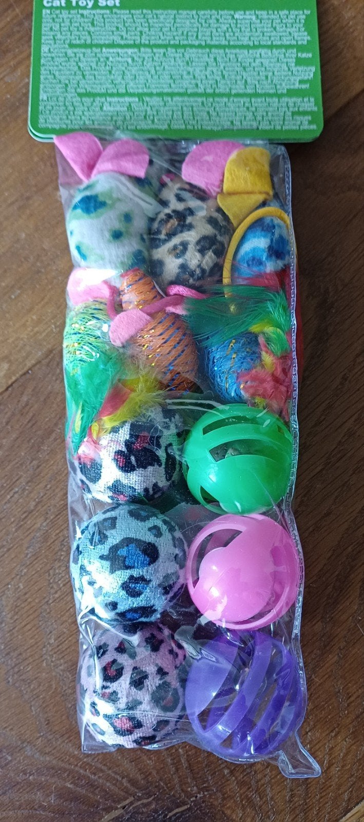 Nieuw 12 kattenspeeltjes, Ophalen