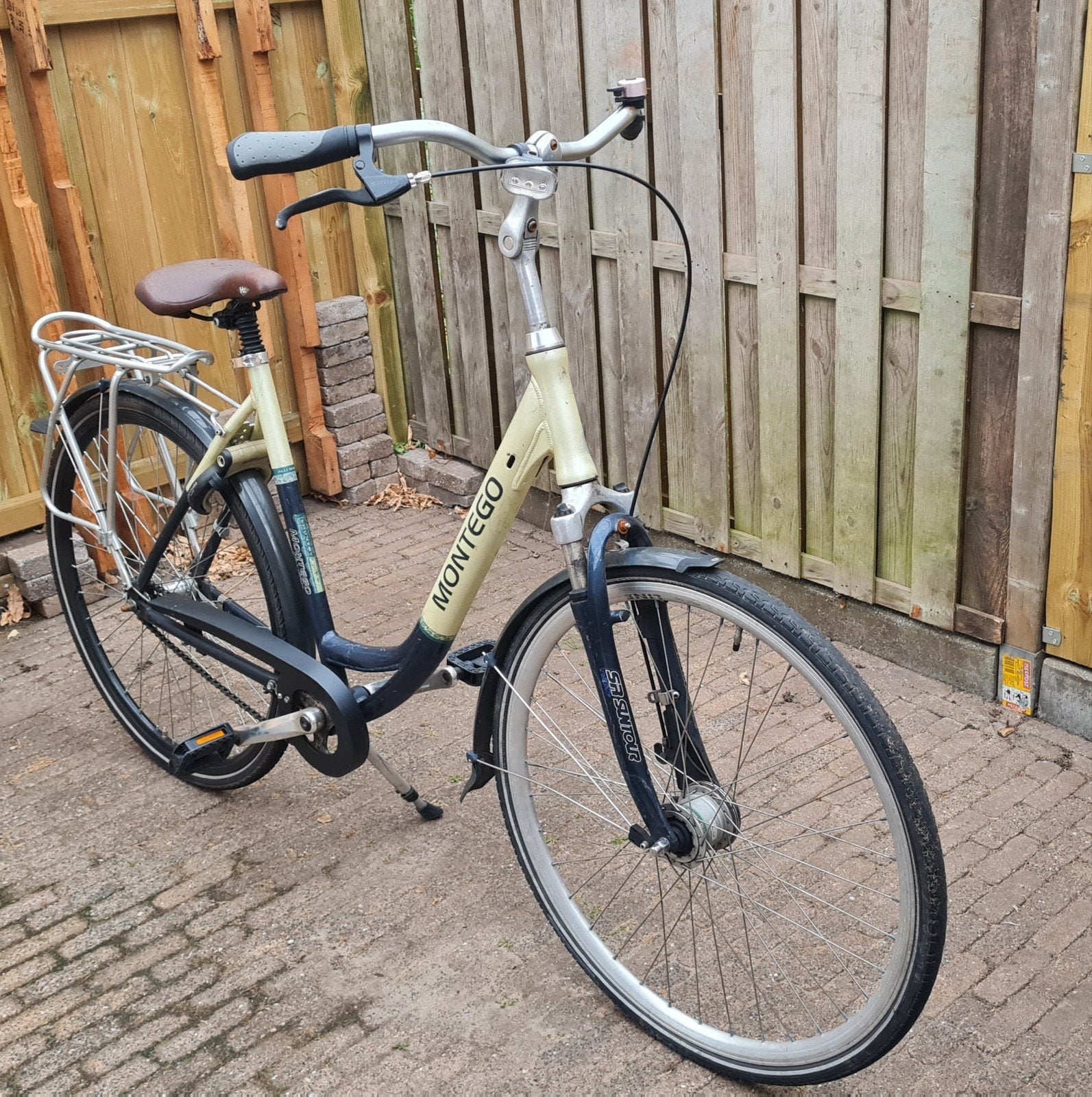 Montego damesfiets met lage instap en versnellingen, Fietsen en Brommers, Fietsen | Dames | Damesfietsen, Gebruikt, Velgrem, Versnellingen