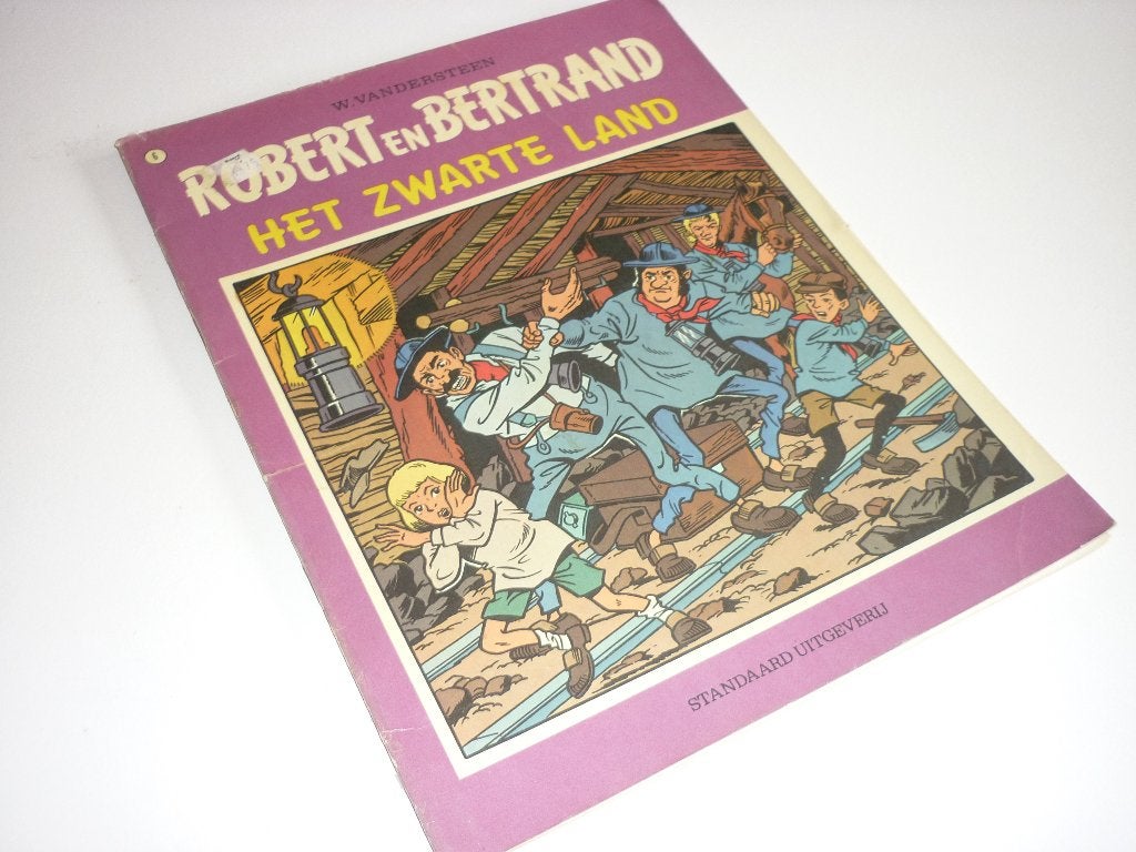 Robert en Bertrand: 6 - het Zwarte Land (1e druk), Eén stripboek, Ophalen of Verzenden, Gelezen