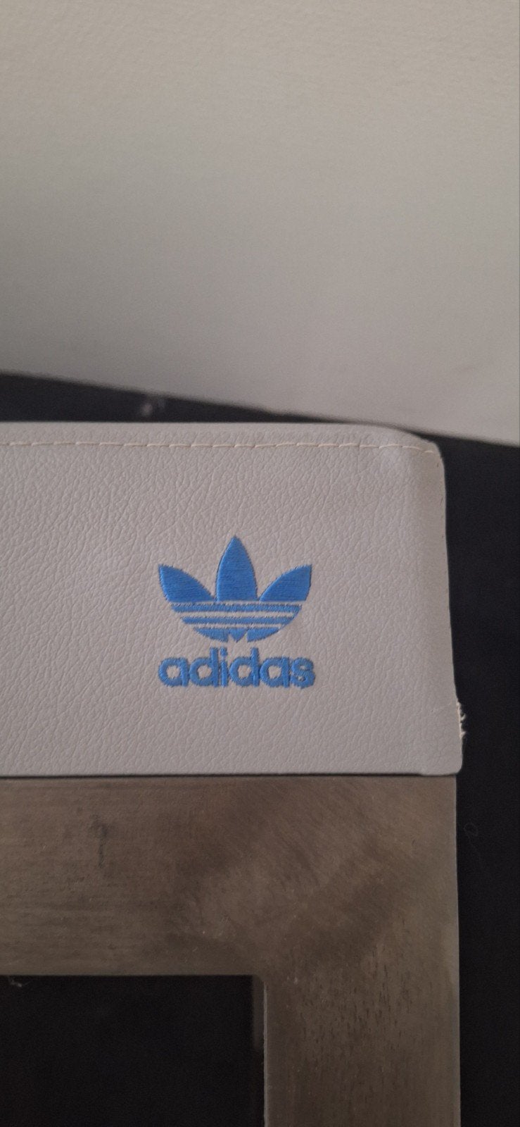 Adidas originals bankje, Huis en Inrichting, Banken | Voetenbanken en Poefen, Ophalen, Zo goed als nieuw, Rechthoekig, 125 cm of meer