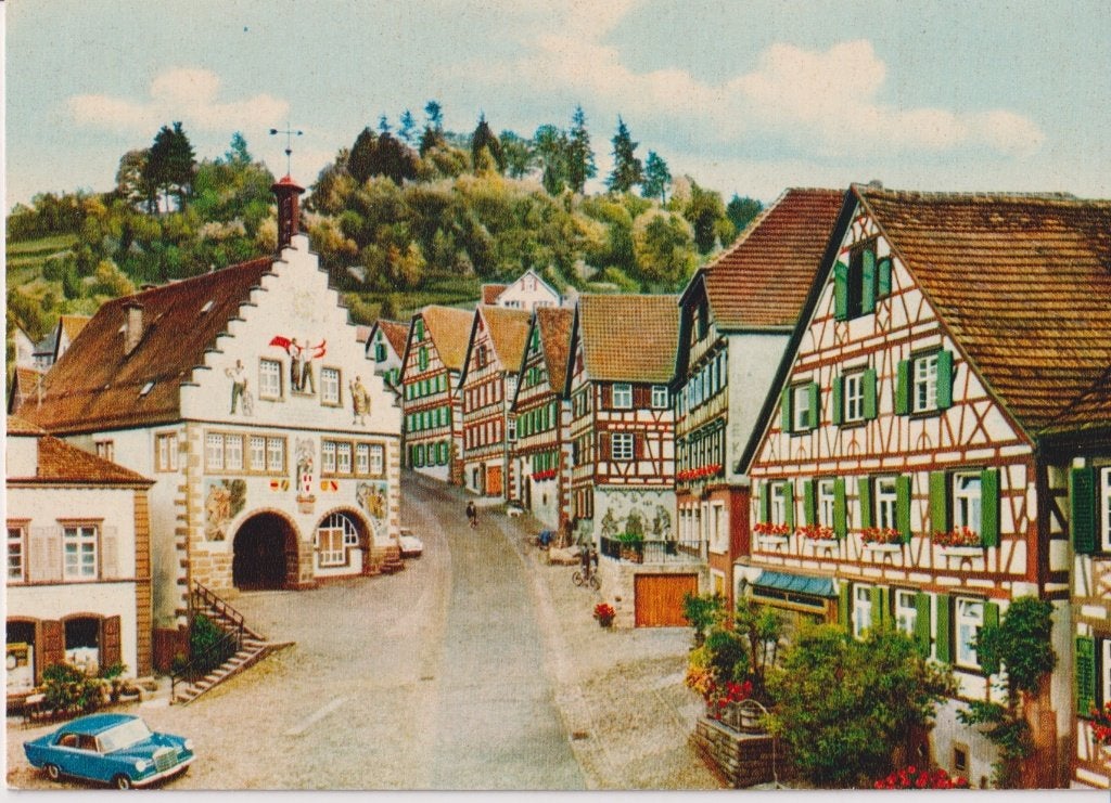Duitsland, Schiltach met auto, Mercedes W110 Heckflosse, Ophalen of Verzenden, 1960 tot 1980, Ongelopen, Duitsland