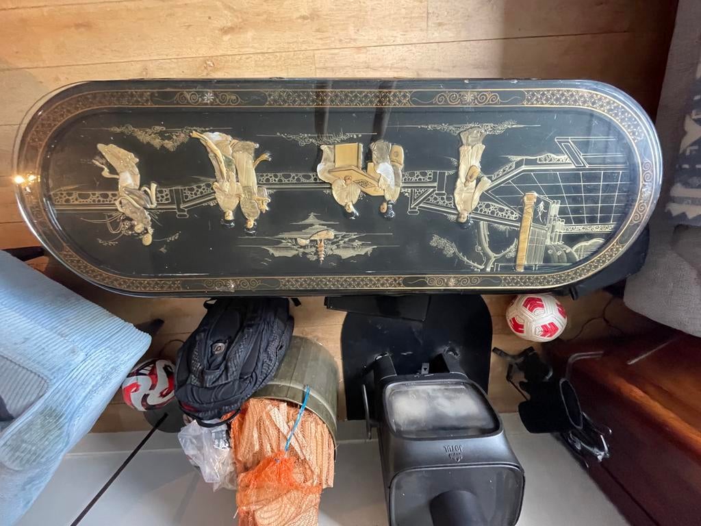 Prachtige Chinese salontafel met handgeschilderde details, Gebruikt, 100 tot 150 cm, Minder dan 50 cm, Ovaal