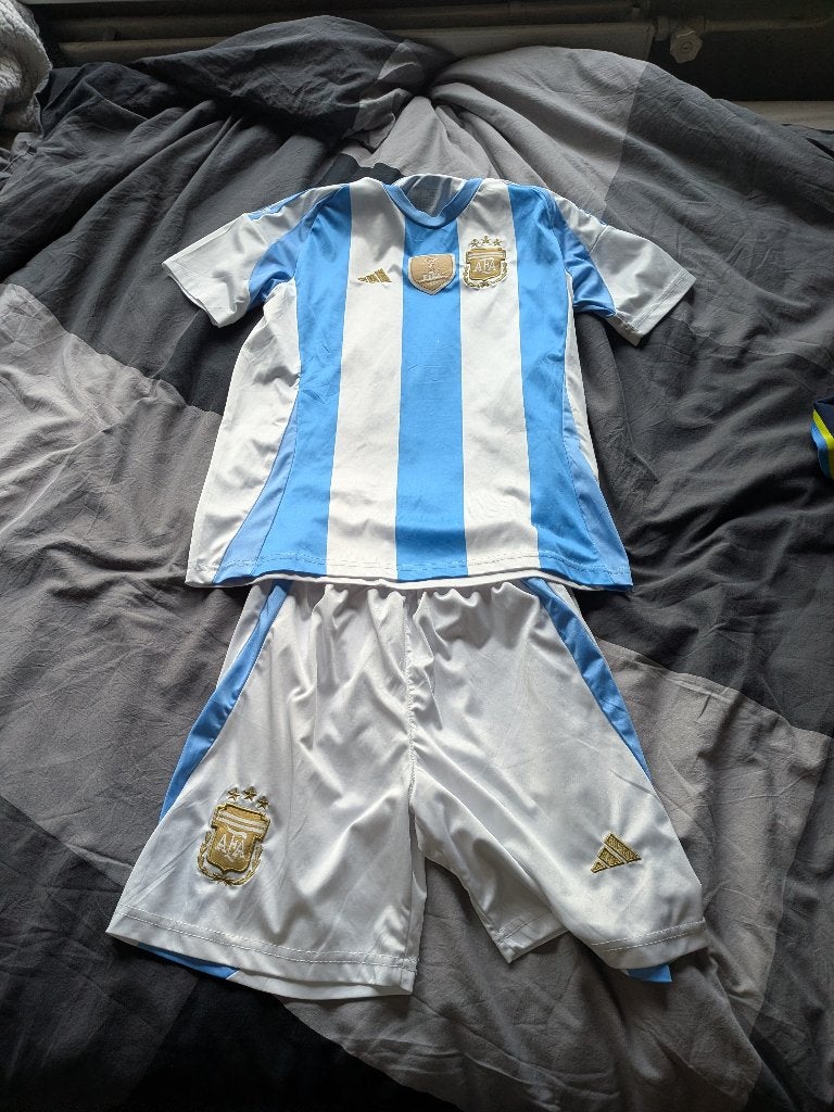 Kindervoetbaltenue, Maat XS of kleiner, Ophalen, Gebruikt, Shirt