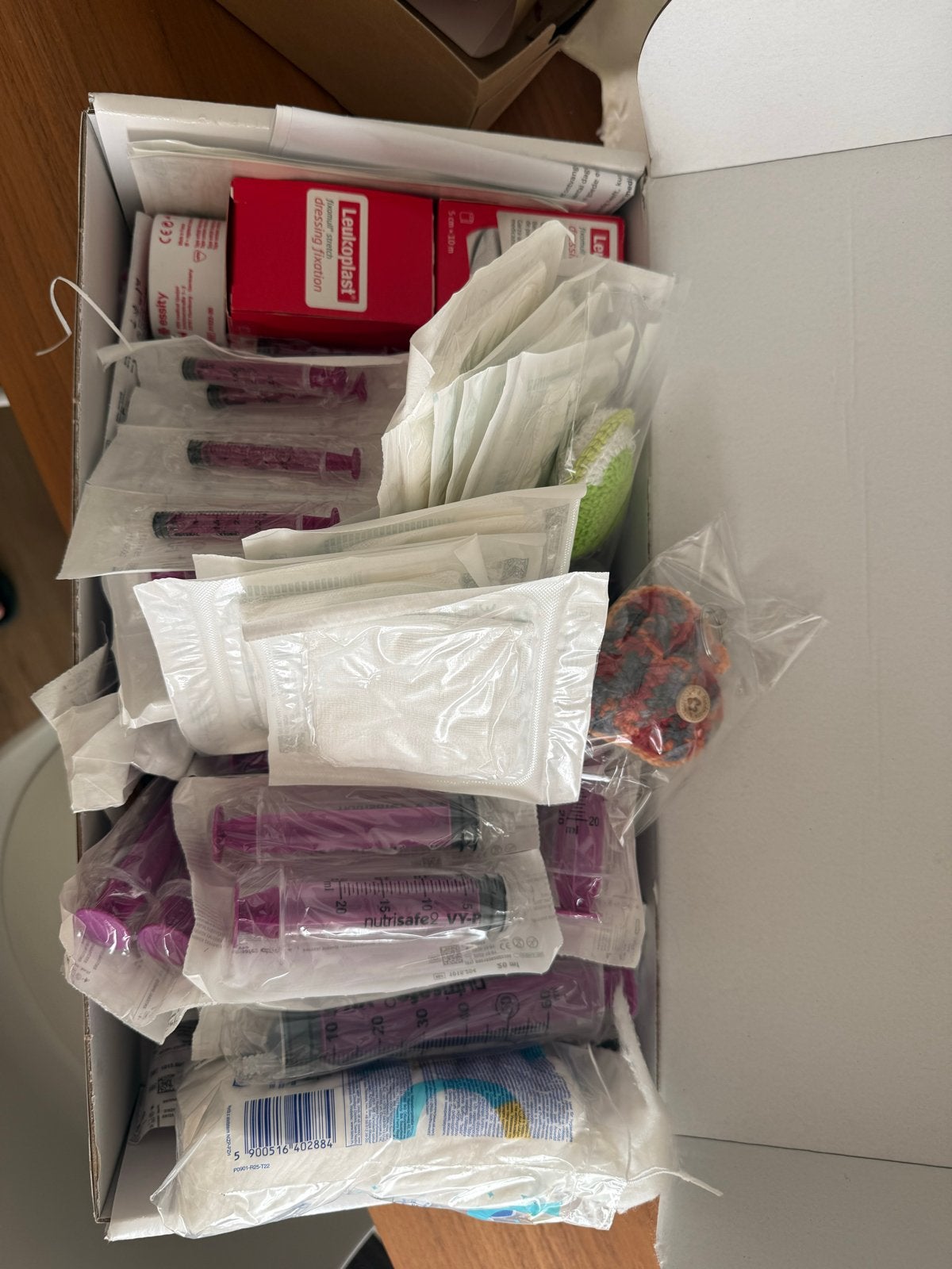 Sonde spullen, spuiten, tape, Ophalen, Nieuw