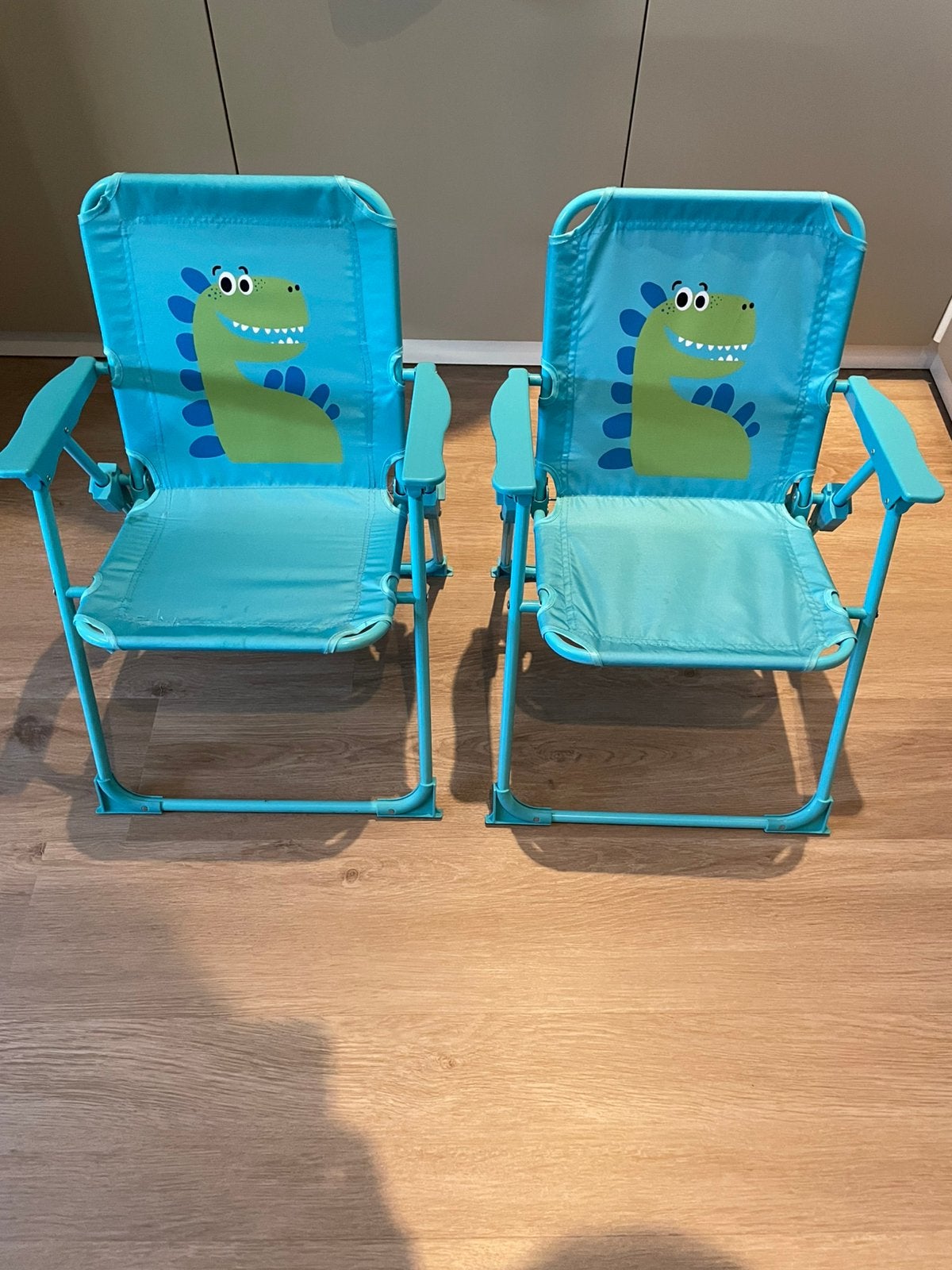 2x klapstoel met dino-afbeelding, Ophalen, Zo goed als nieuw, Campingstoel