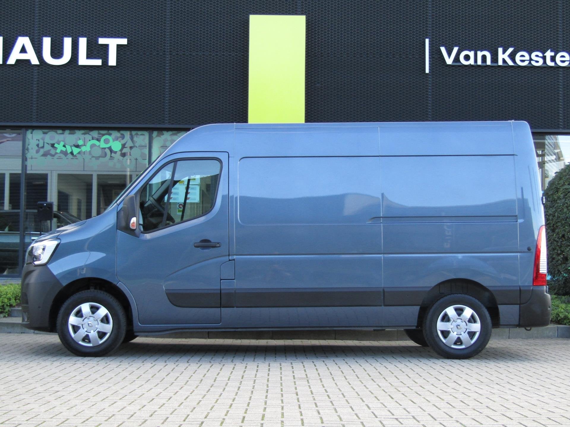RENAULT Master GB 2.3 150pk Automaat L2H2 T35 Work Edition /, Auto's, Automaat, Stof, Gebruikt, Euro 6