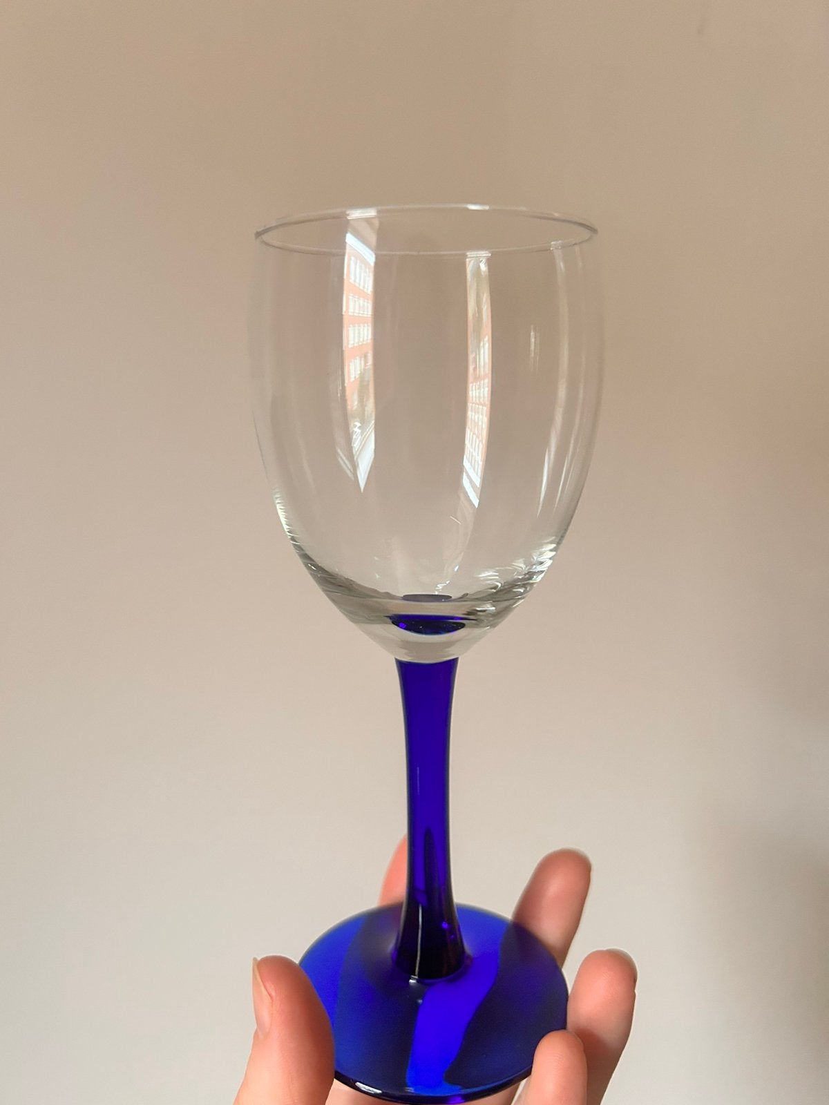 Wijnglas met blauw pootje vintage funky space age, Ophalen of Verzenden, Zo goed als nieuw, Overige typen
