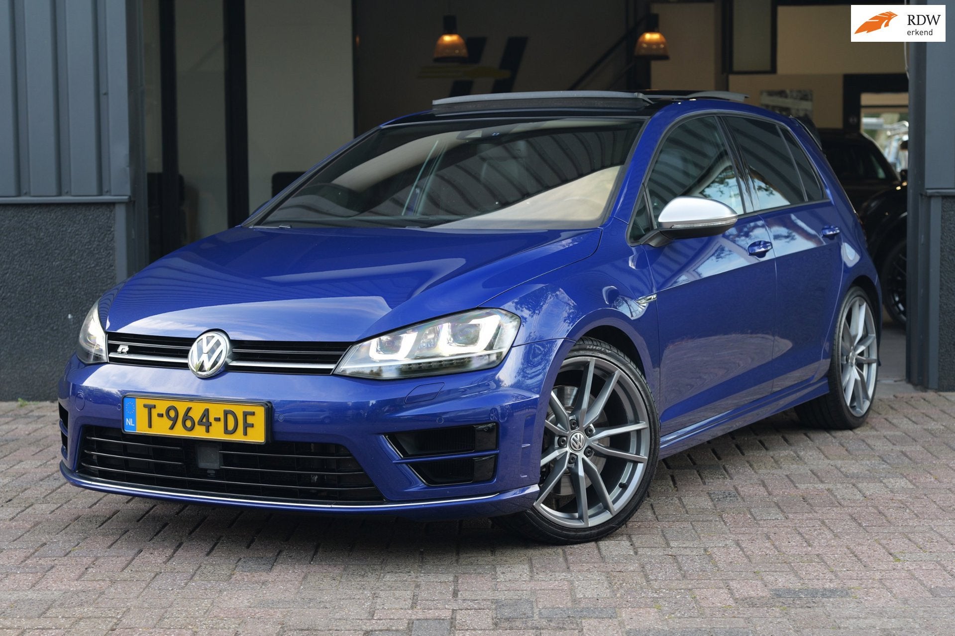 Volkswagen Golf 2.0 TSI R 4Motion 300PK CarPlay|Pano|19 inch, Automaat, Gebruikt, Euro 6, 4 cilinders
