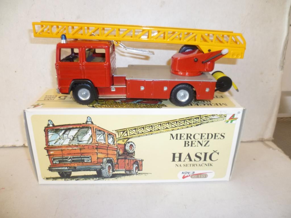 Kovap  blikken Mercedes Benz Brandweer Ladderwagen 1:43 auto, Ophalen of Verzenden, Nieuw, Bus of Vrachtwagen, Overige merken