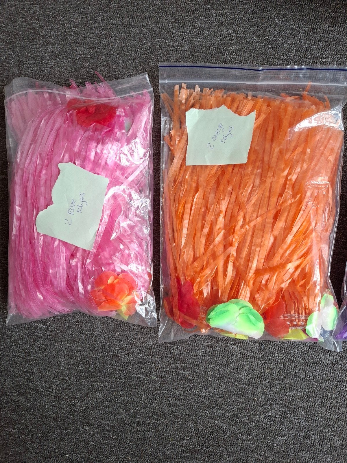 6 Hawai  rokjes, Ophalen