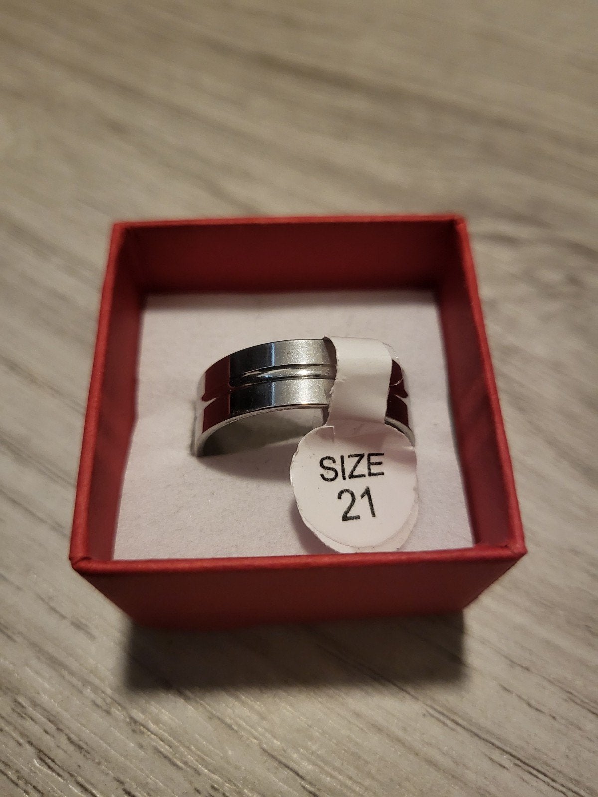 Nieuwe zilverkleurige ring, maat 21, 20 of groter, IJzer of Staal, Nieuw, Ophalen of Verzenden