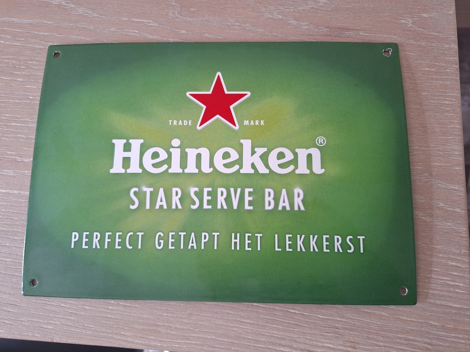 Heineken bier emaille Reclame bord Getapt Het Lekkerst, Verzamelen, Ophalen of Verzenden, Gebruikt, Reclamebord
