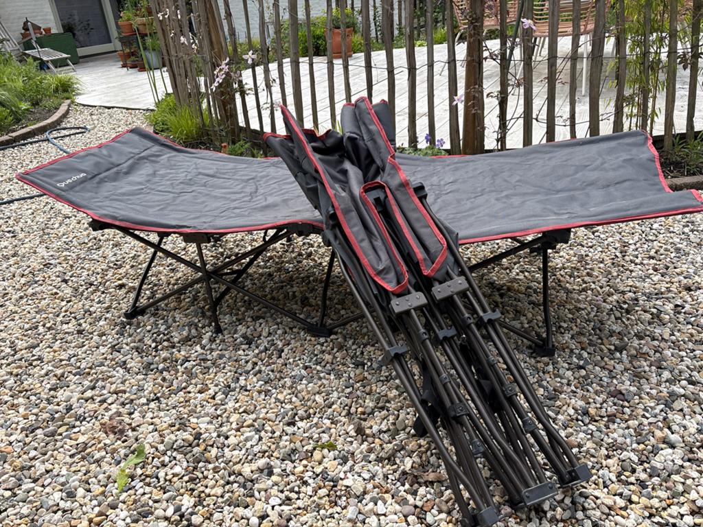 Quechua opvouwbaar campingbed/ligbed/stretchbed, Ophalen of Verzenden, Zo goed als nieuw, Campingstoel