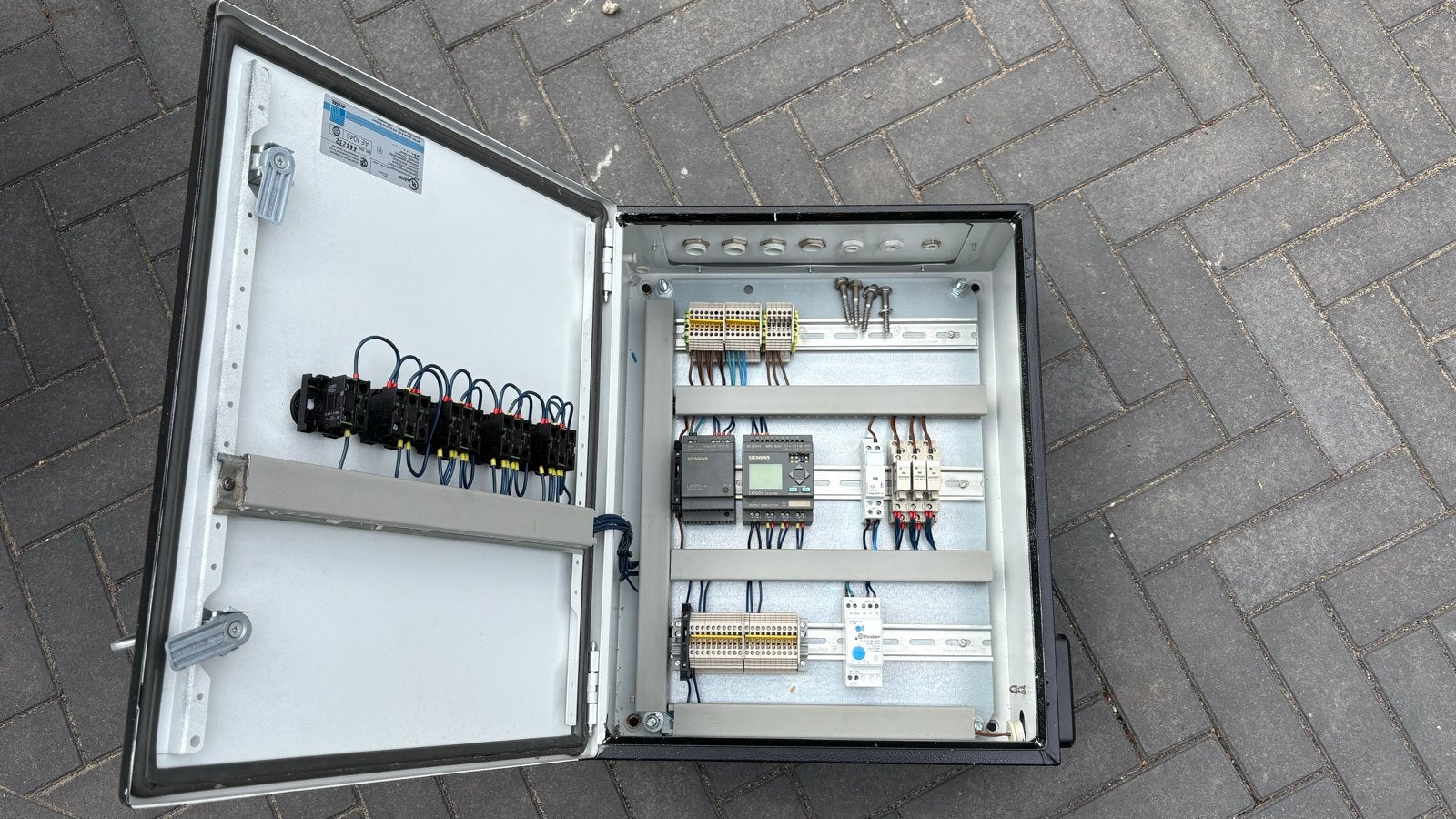 Complete schakelkast met Siemens LOGO! Componenten, Ophalen