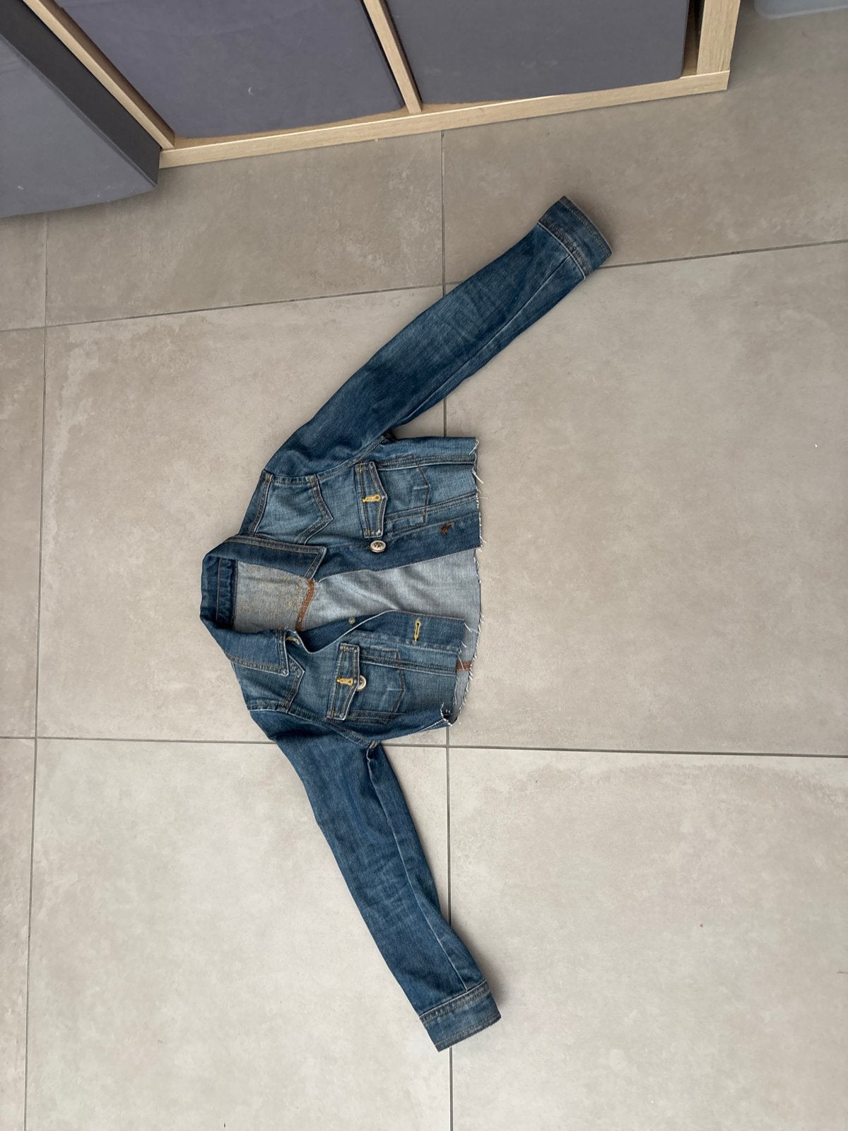 Stoer spijkerjackje met borduursel, Ophalen of Verzenden, Gedragen, Maat 34 (XS) of kleiner, Blauw