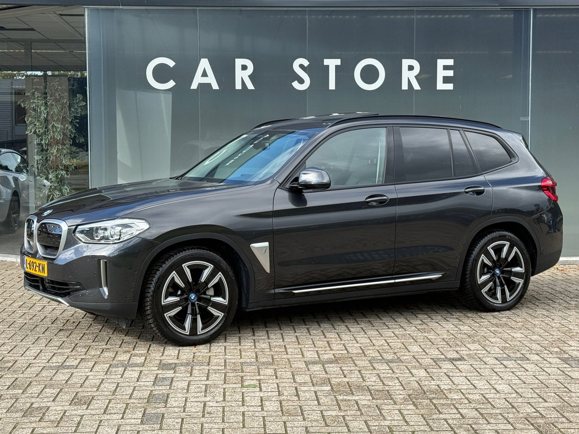 BMW IX3 Executive 80 kWh SHADOW LINE 98% SOH PANO|LEDER|CARP, Auto's, Dealer onderhouden, Achterwielaandrijving, Gebruikt, 133 min