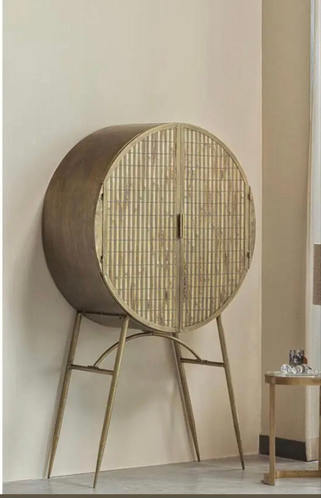 BePureHome ronde kast metaal/hout brass, Huis en Inrichting, Kasten | Buffetkasten, Ophalen, Gebruikt, 50 tot 100 cm, Metaal