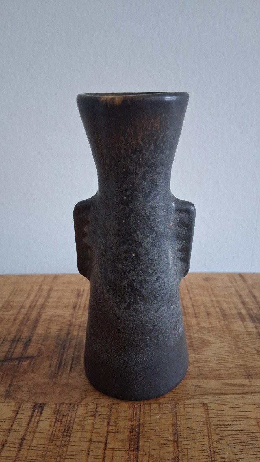 Vintage donkerbruin Matt Camps vaasje, Ophalen of Verzenden