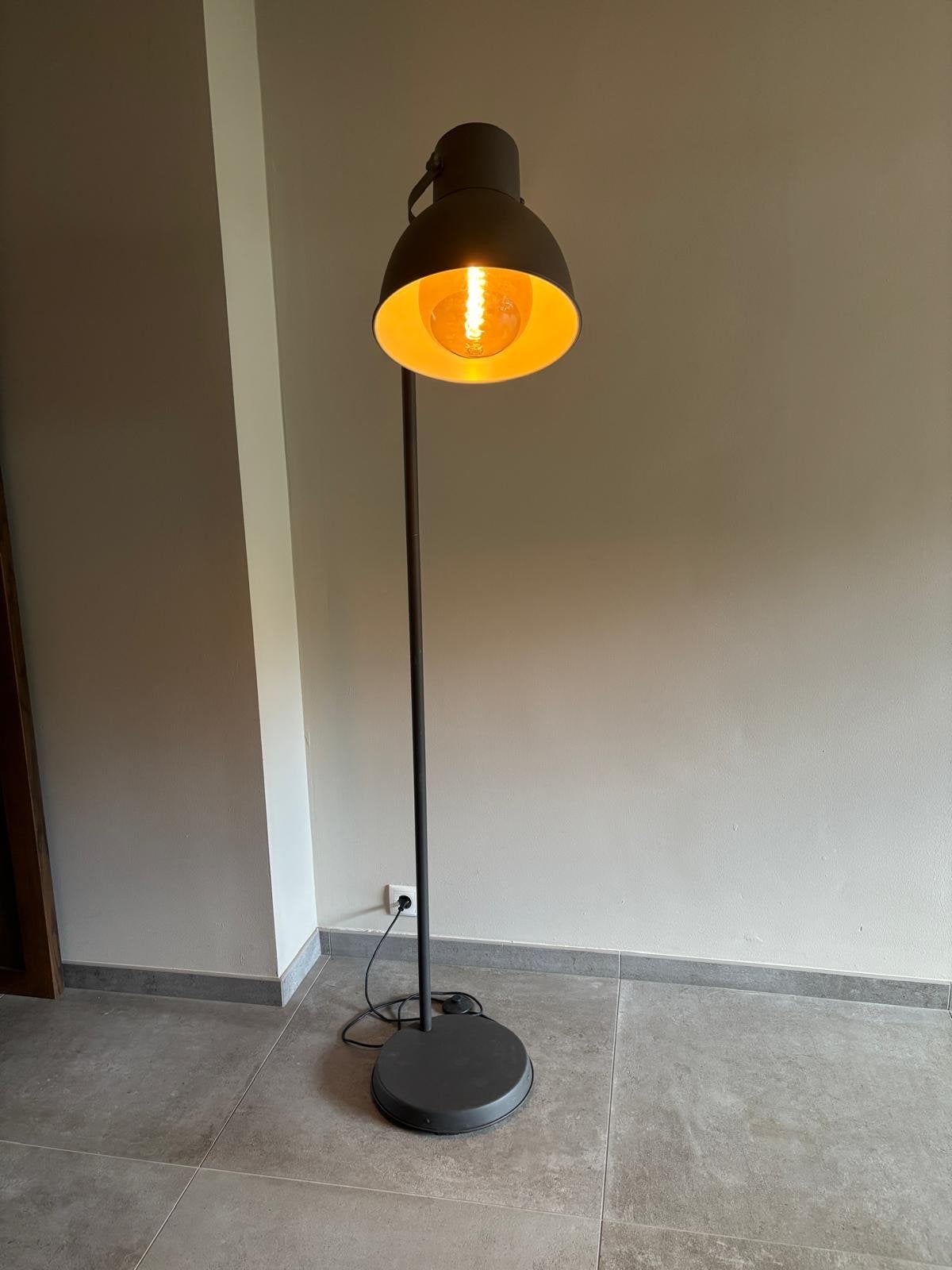 IKEA Hektar vloerlamp, Ophalen, Gebruikt, E27 (groot), Metaal