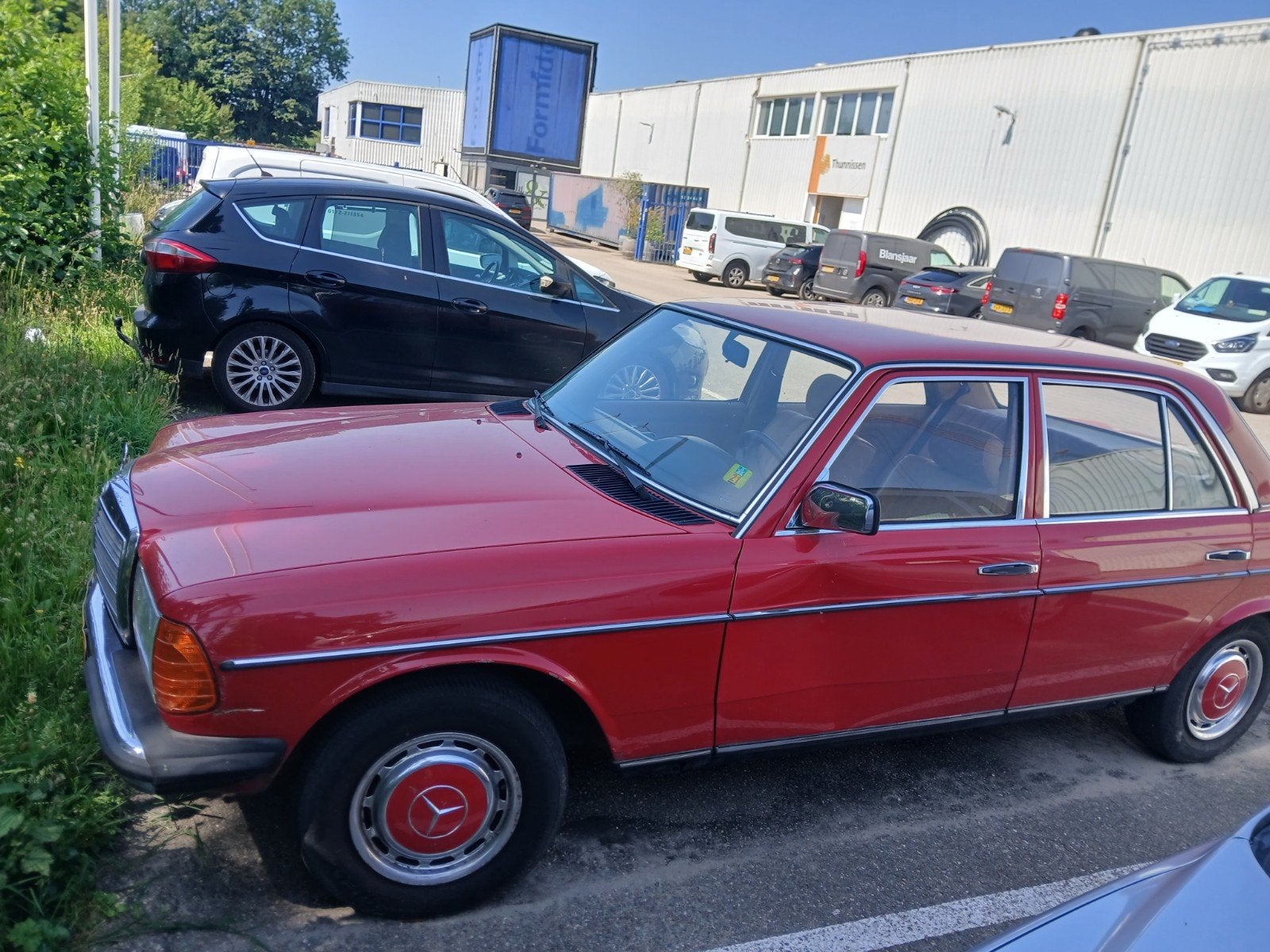 Mercedes-Benz 200-Serie 2.0 200 1980 Rood, Auto's, Mercedes-Benz, Particulier, 200-Serie, Benzine, Sedan, Handgeschakeld, Geïmporteerd