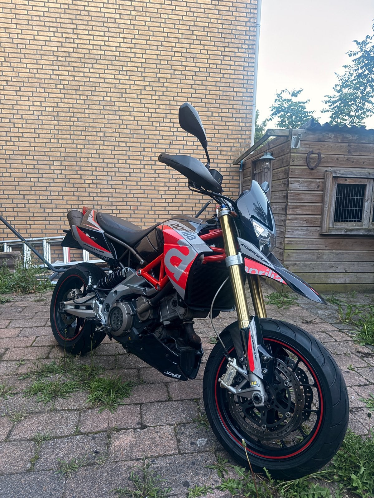Aprilia Dorsoduro 750 Factory - A2/35KW - Leovince, 2 cilinders, Gebruikt, Particulier, Meer dan 35 kW