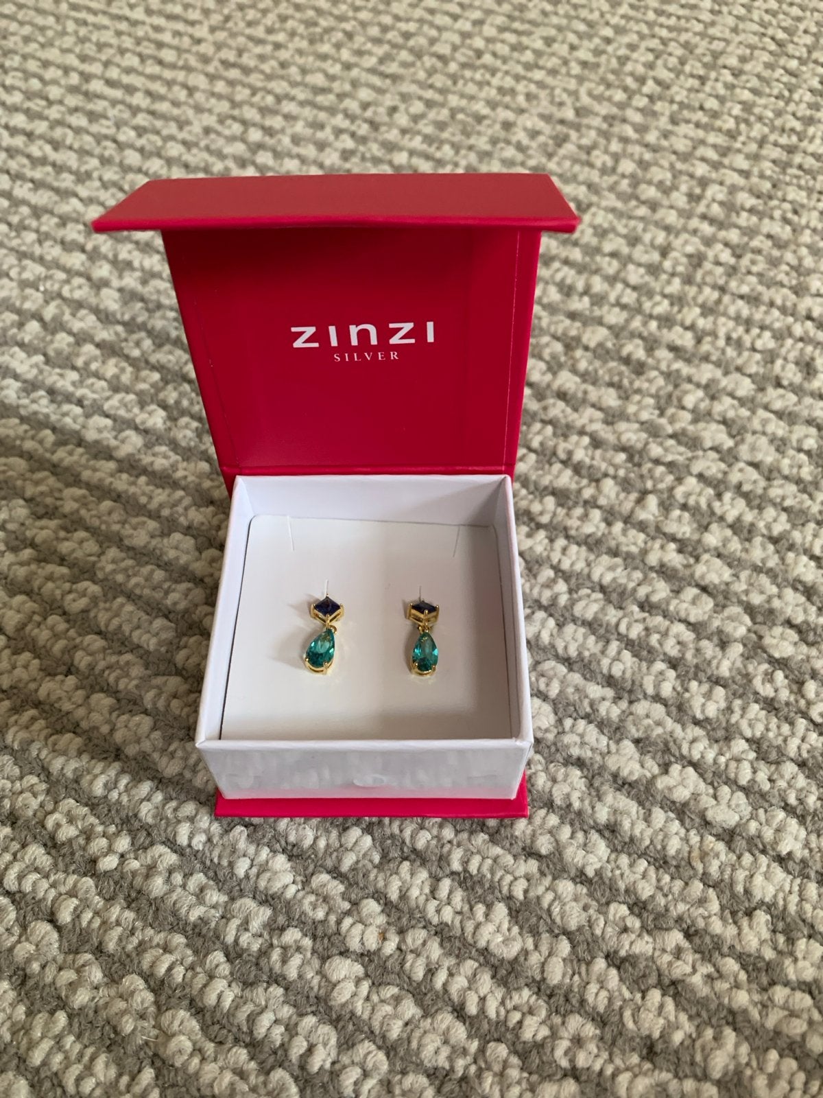 Prachtige Zinzi oorbellen met blauwe en groene stenen, Hangers, Overige kleuren, Ophalen of Verzenden, Zo goed als nieuw