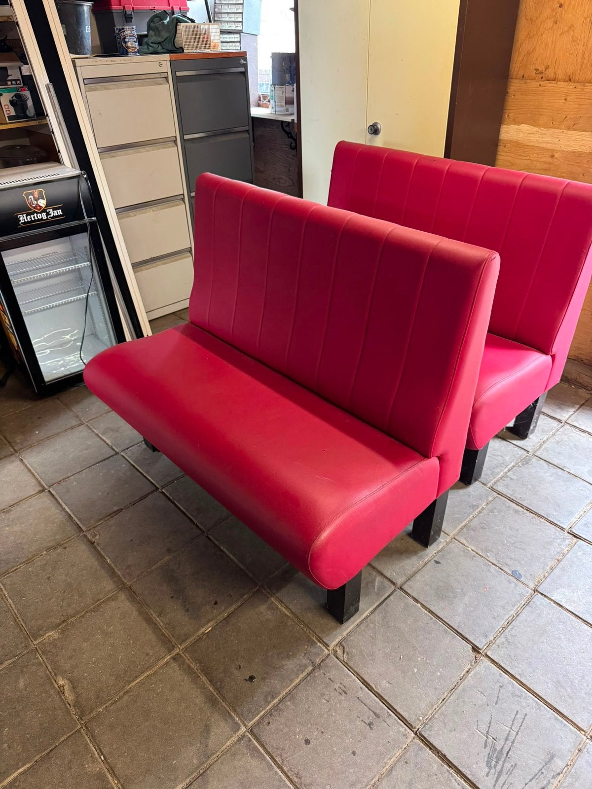 Horeca eetbank rood, Ophalen, Gebruikt, Tweepersoons, 75 tot 100 cm