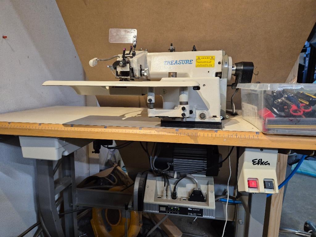 Treasure Blindzoom Industriele Naaimachine, Hobby en Vrije tijd, Naaimachines en Toebehoren, Industrieel, Ophalen, Overige merken