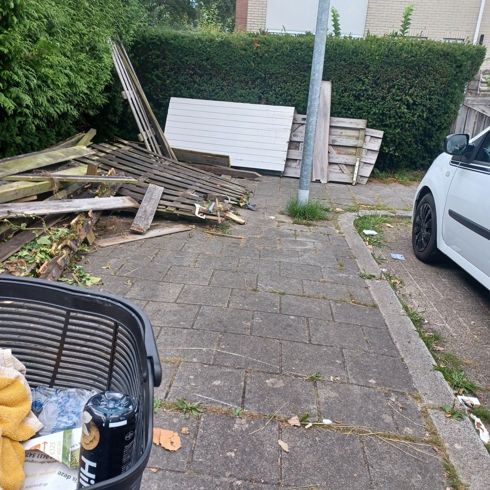 Gratis af te halen: Diverse houten planken en schuttingdelen, Tuin en Terras, Schuttingen, Ophalen, Minder dan 3 meter, Hout, 1 tot 2 meter