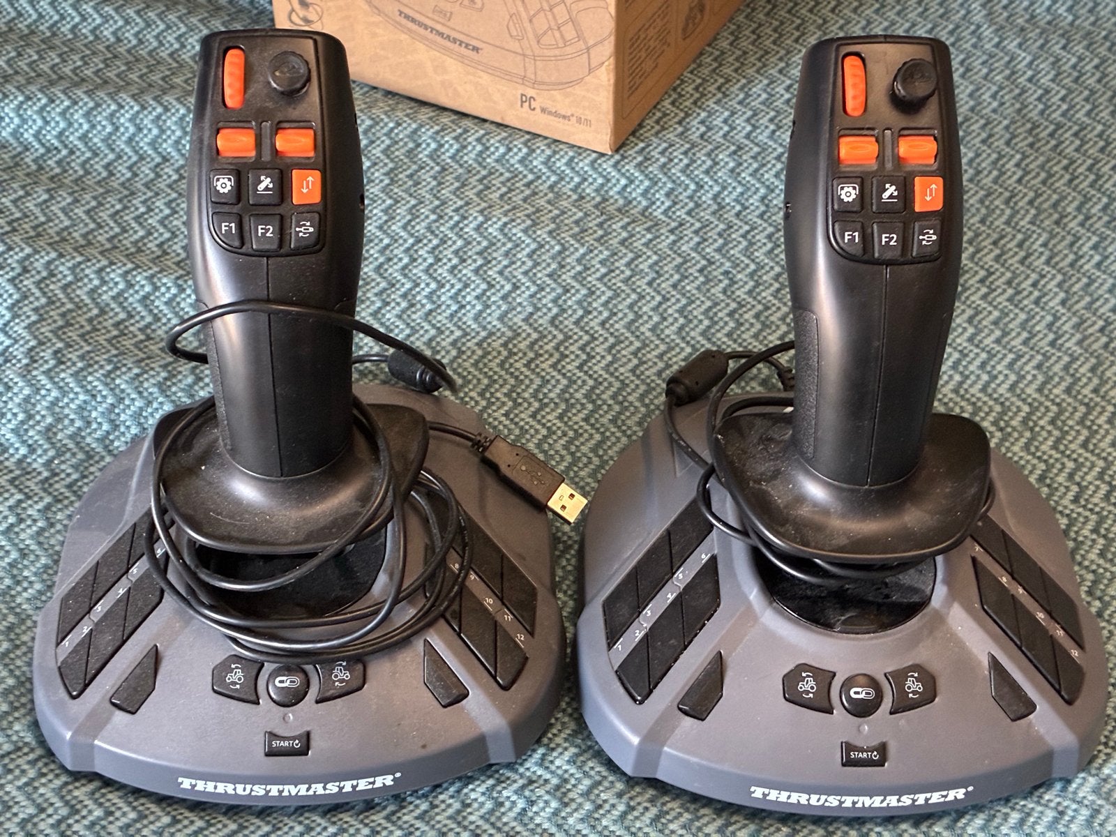 Thrustmaster Simtask Farmstick - 2 stuks, Gebruikt, Ophalen of Verzenden, Thrustmaster, PC