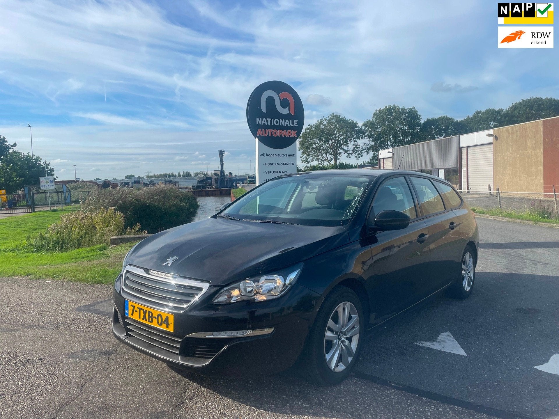 Peugeot 308 SW 2014 * 1.6 BlueHDI Access * EURO 6 * APK *, Voorwielaandrijving, Gebruikt, 4 cilinders, Zwart