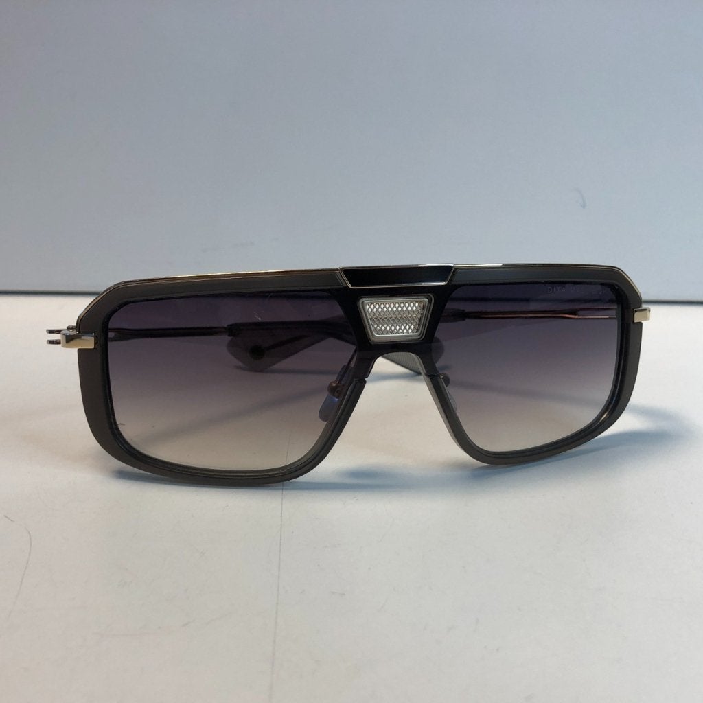 Dita Mach Eight DTS400 zonnebril | Nette staat + bon, Dita, Zo goed als nieuw, Support@dita.com, 9191 Irvine Center Drive, Suite 300
Irvine, CA 92618
USA