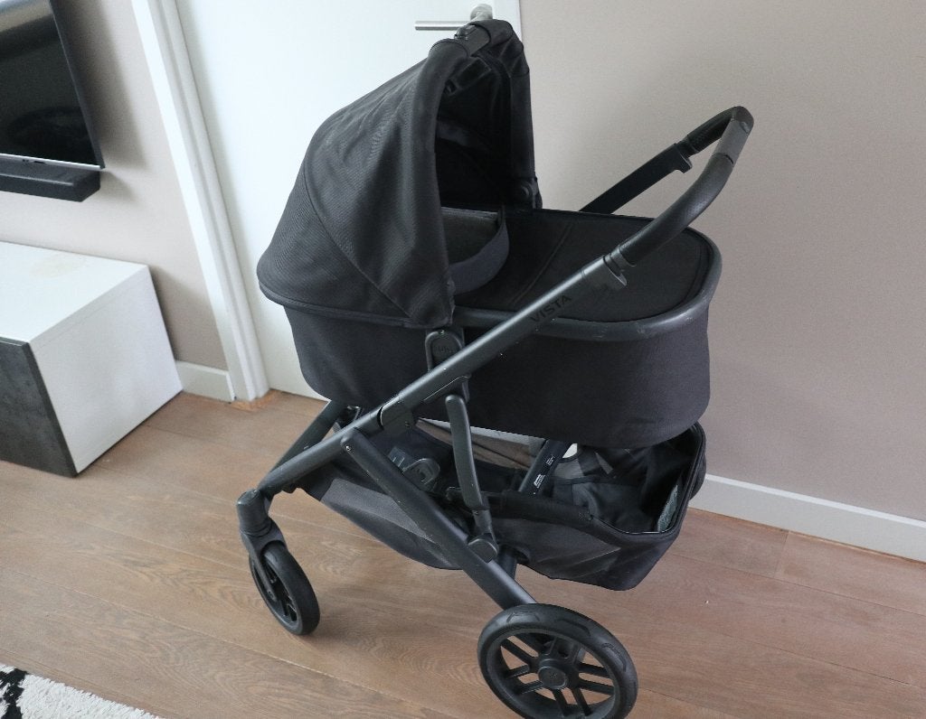 Uppababy Vista V2 Kinderwagen, Kleur Jake (Zwart), Compleet, Zo goed als nieuw, Verstelbare duwstang, Ophalen, Kinderwagen