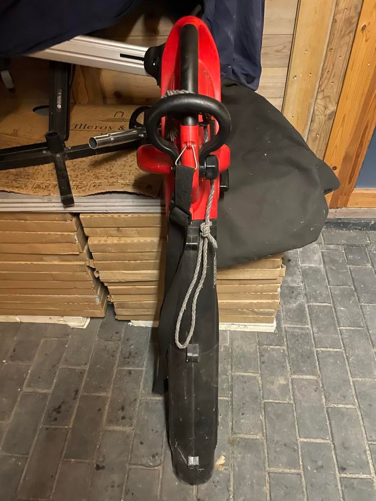 Gamma Bladblazer BR-25V - 2500W met zuigfunctie, Tuin en Terras, Bladblazers, Gebruikt, Handgedragen, Ophalen of Verzenden, Met opvangzak
