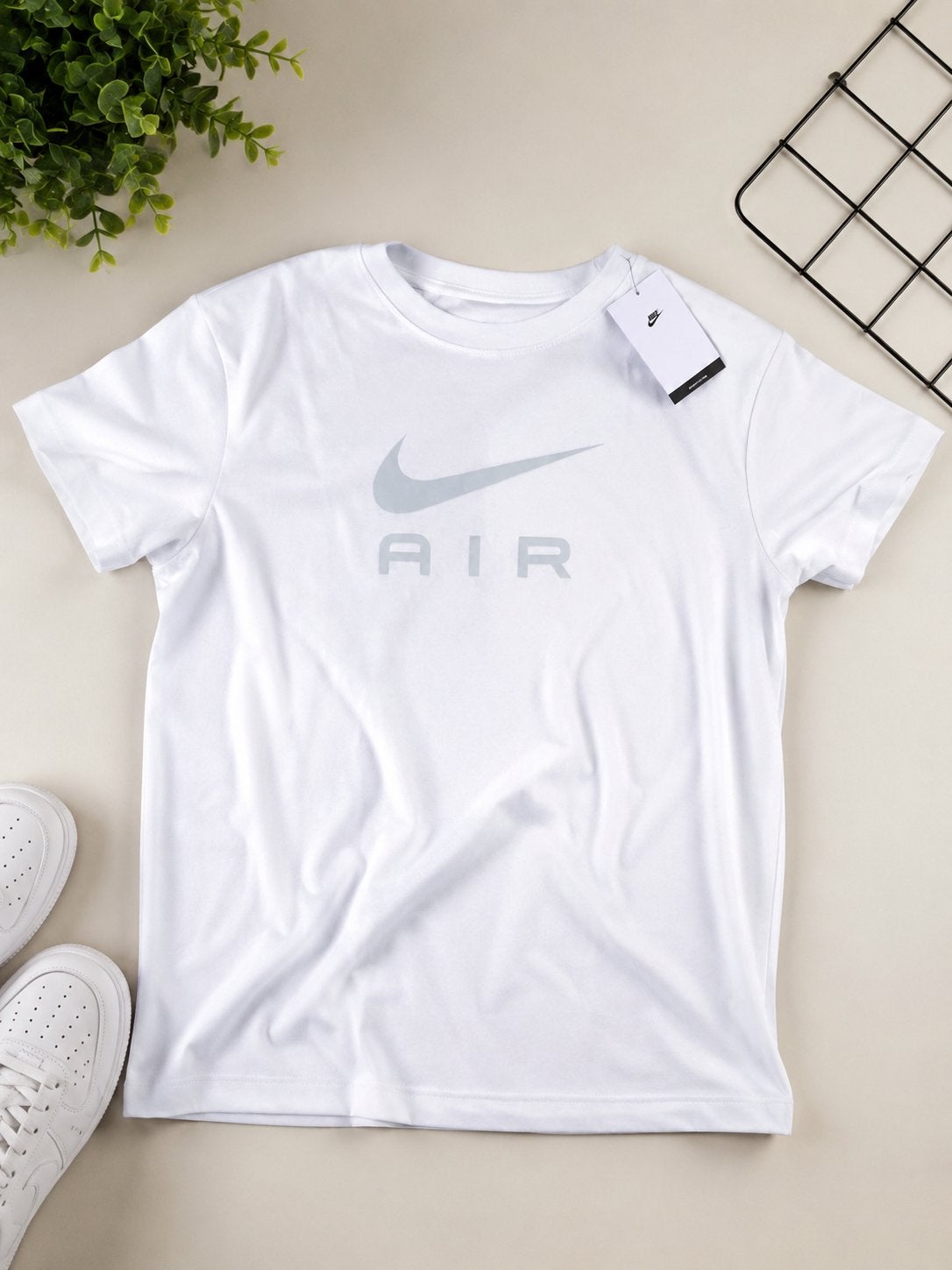 Nike The Nike Tee Dames T-shirt Wit | Maat 1X (EU 48/50), Wit, Maat 46/48 (XL) of groter, Nieuw, Ophalen of Verzenden