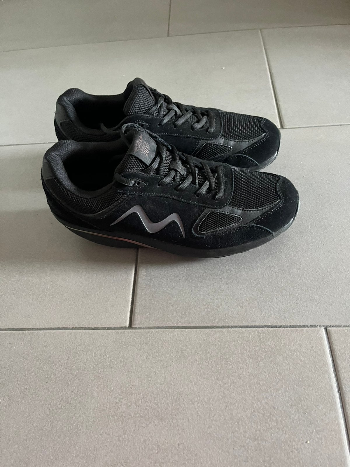 Mbt sneakers, Ophalen of Verzenden, Zo goed als nieuw, Sneakers of Gympen