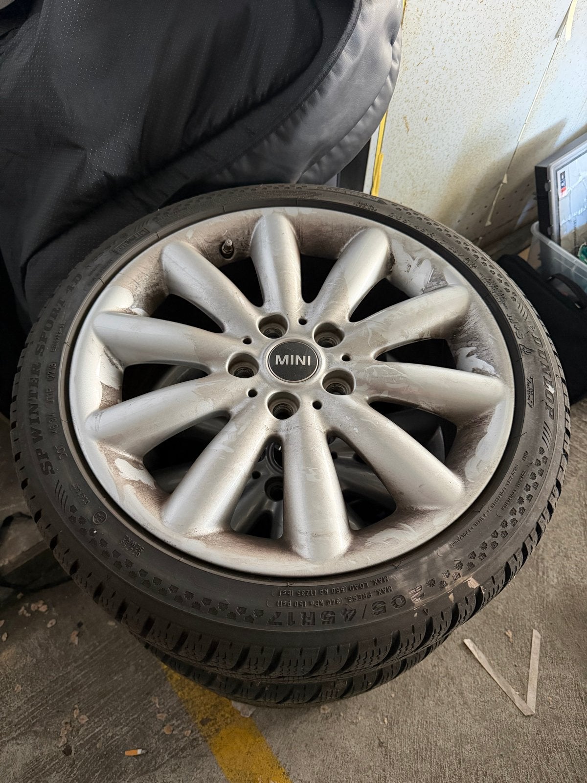 Mini Cooper Winterbanden met Velgen - 205/45R17, Ophalen, Gebruikt, Banden en Velgen, 17 inch