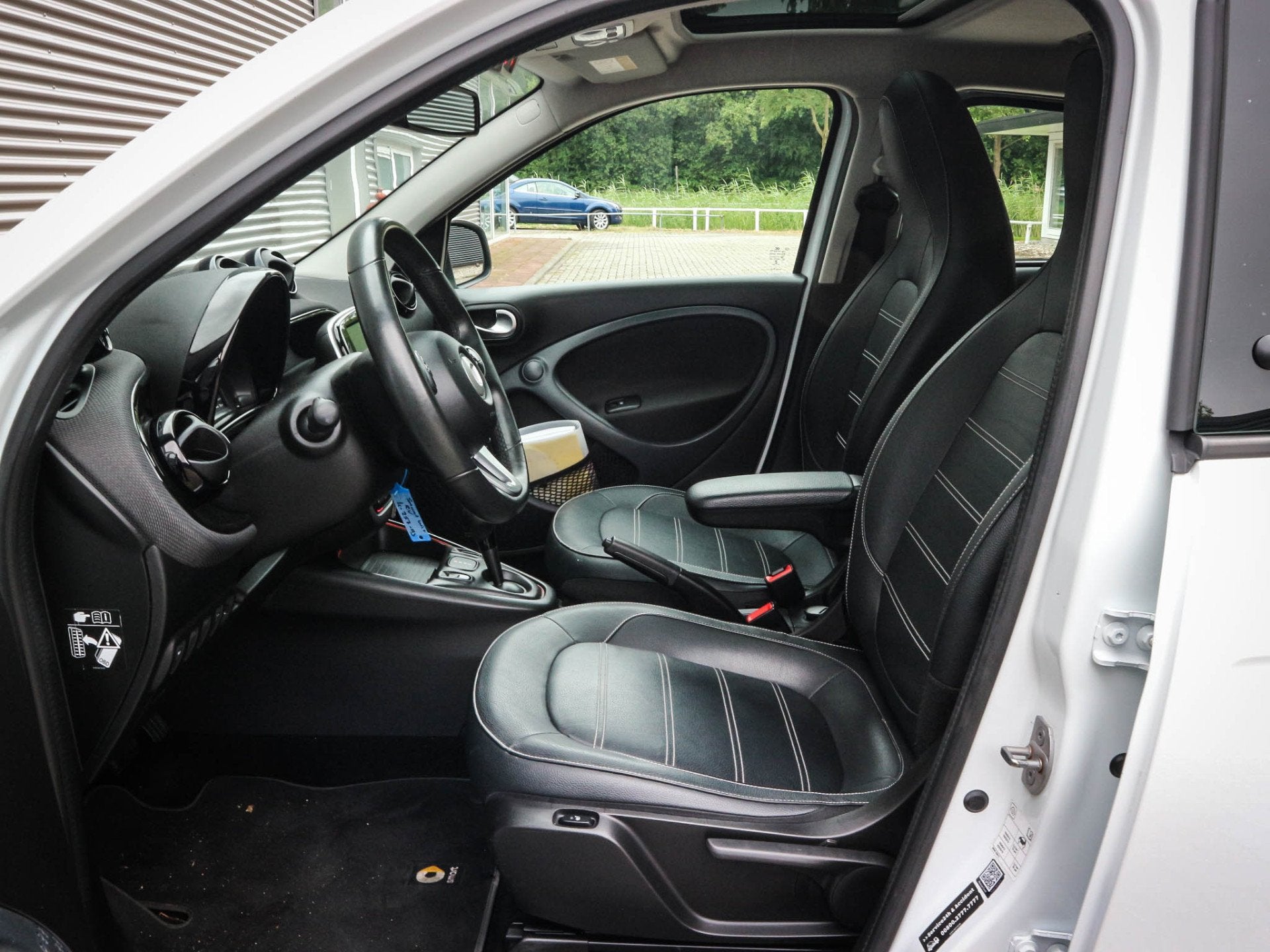 Smart Forfour EQ Comfort PLUS 18 kWh | Airco | Cruise | Pano, Auto's, Smart, Automaat, Achterwielaandrijving, 38 min, 43 €/maand