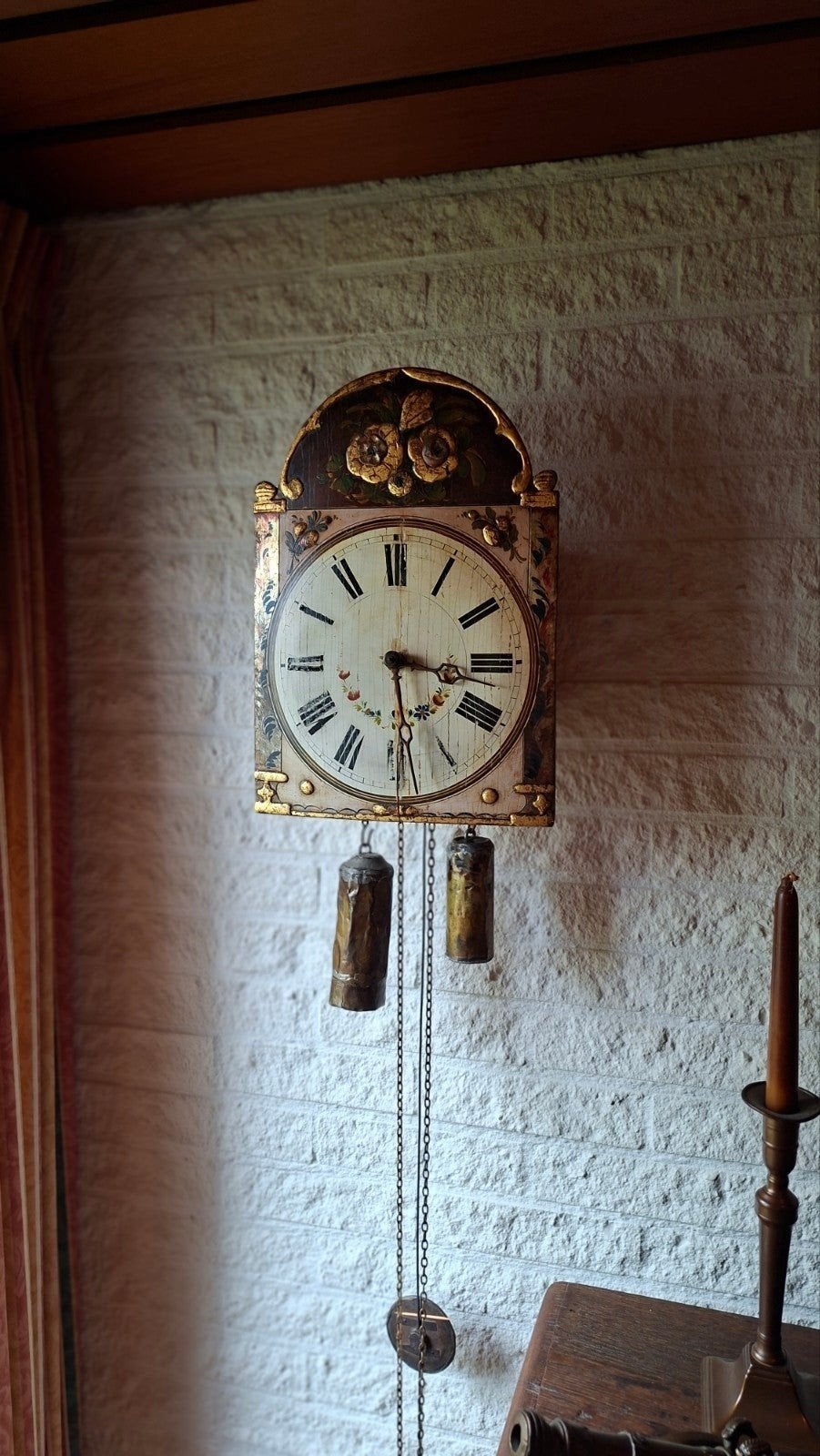 Antieke wandklok met ketting en gewichten - Werkend, Antiek en Kunst, Ophalen of Verzenden