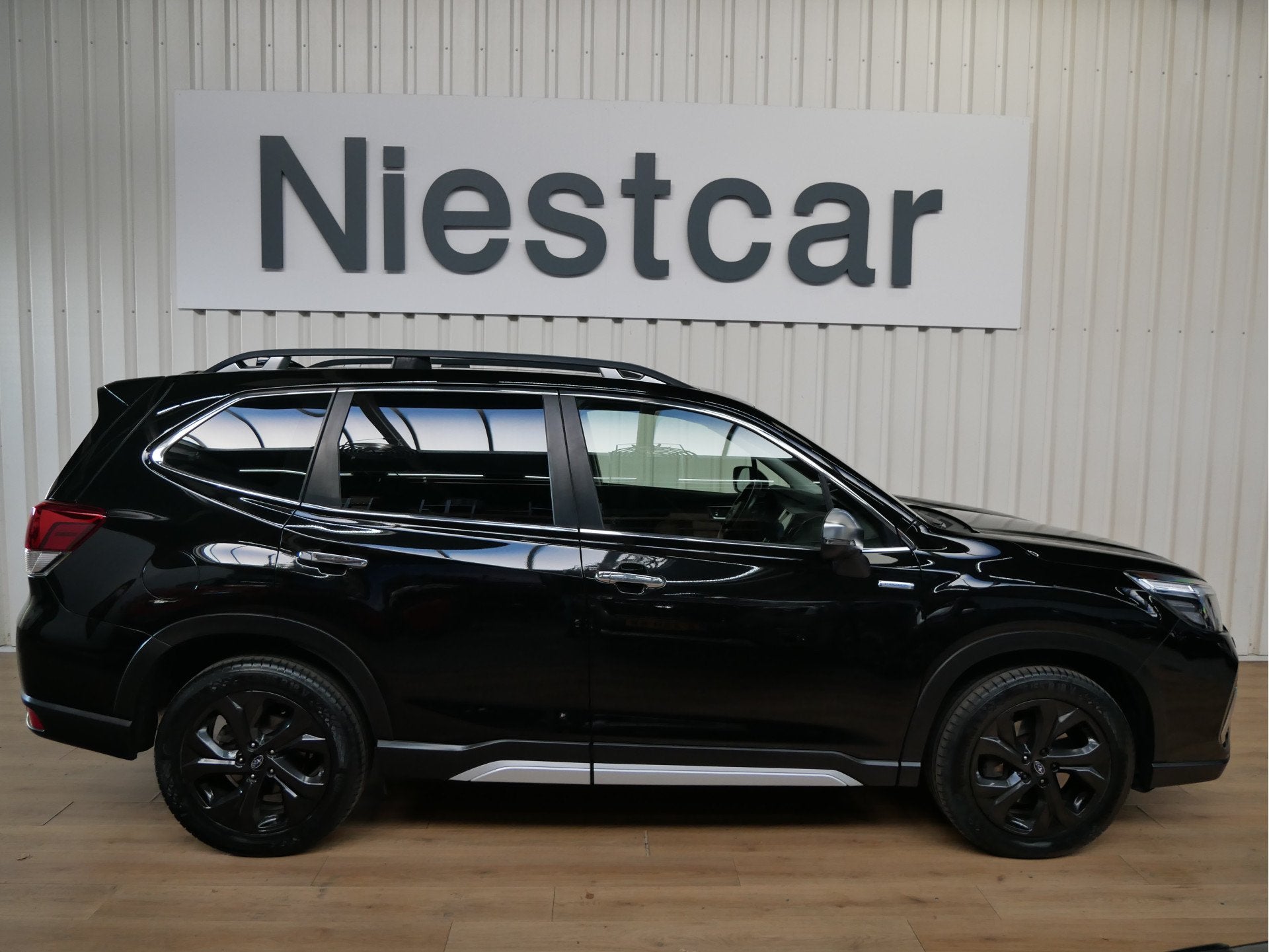 Subaru Forester 2.0i e-BOXER Comfort Eye-Sight / Apple Carpl, Auto's, 4 cilinders, Zwart, Bedrijf, Forester